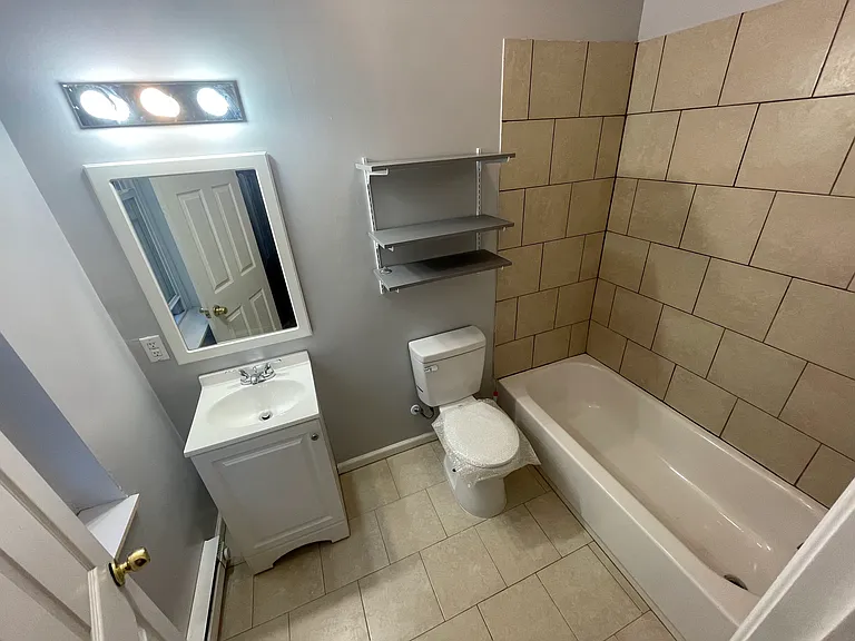 338 N 63rd St #2B — Photo 7