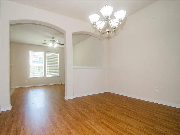 3939 Calgary Cir — Photo 3