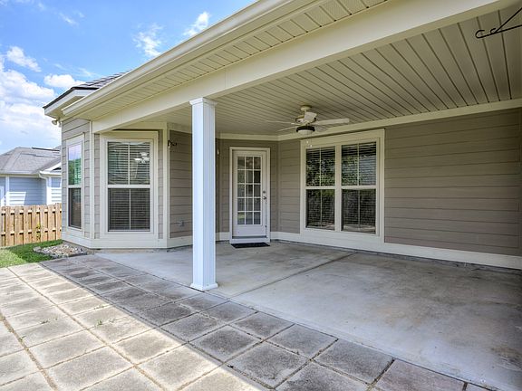 4th image of 812 Paisley Ln