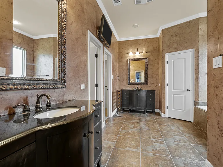 7030 Flagstone Cir — Photo 6