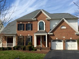 25809 Planting Field Dr, Chantilly, VA 20152