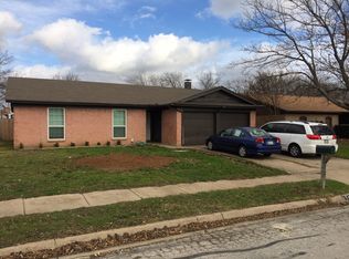 1040 E Georgian Rd, Saginaw, TX 76179