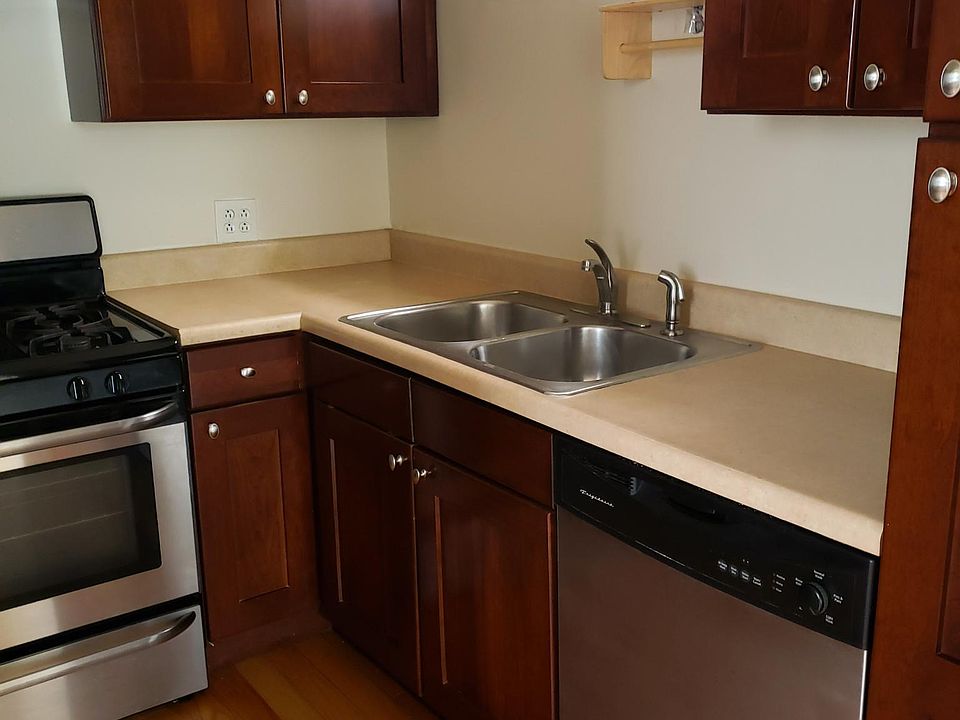 1st image of 4106 S Lake Park Ave Floor 1