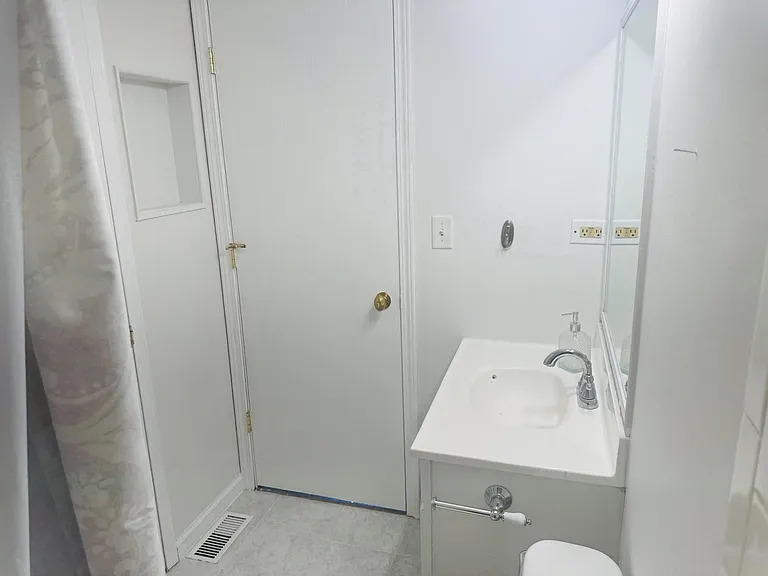 2454 Devonshire Ct #2454 — Photo 7