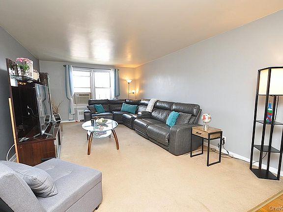 4th image of 1 Vincent Road #6B