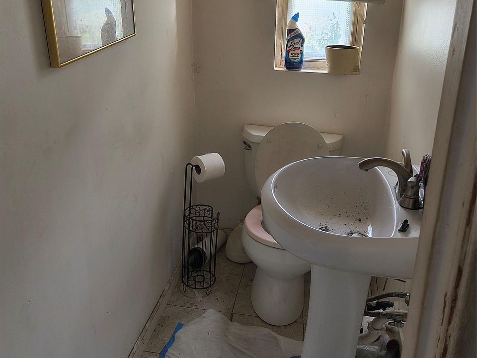 8th image of 22725 Quinn Rd