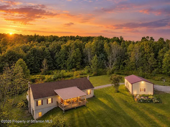7 Hall Rd, New Milford, PA 18834