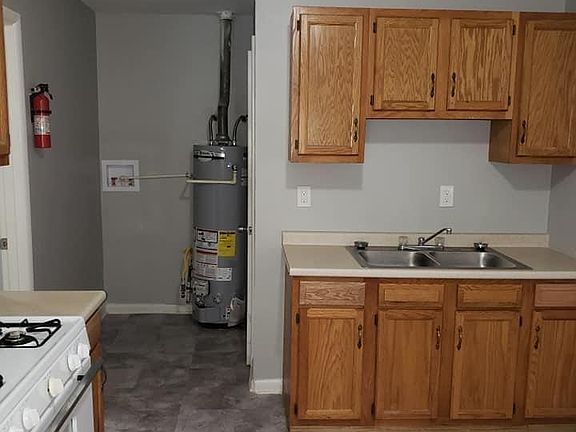 5th image of 216 Cecil Ave #2