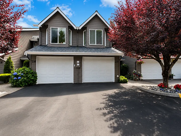 321 SE Orchard Dr #1-27 — Photo 1