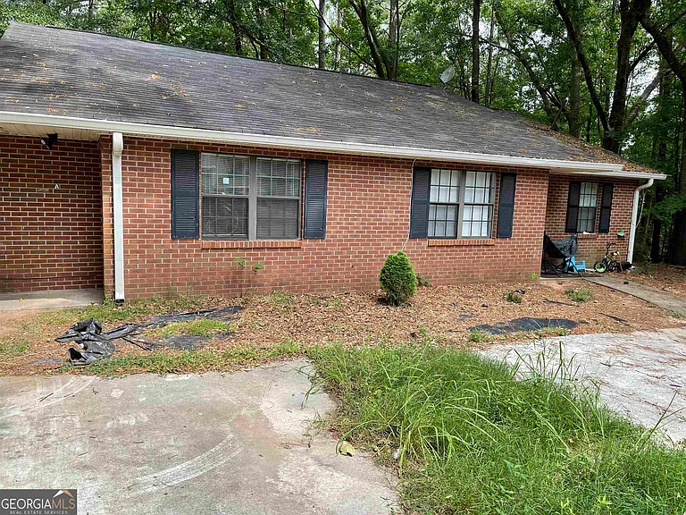 150 Hunters Ln #A — Photo 3