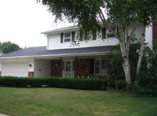 2701 N Beechwood Ct, Appleton, WI 54911