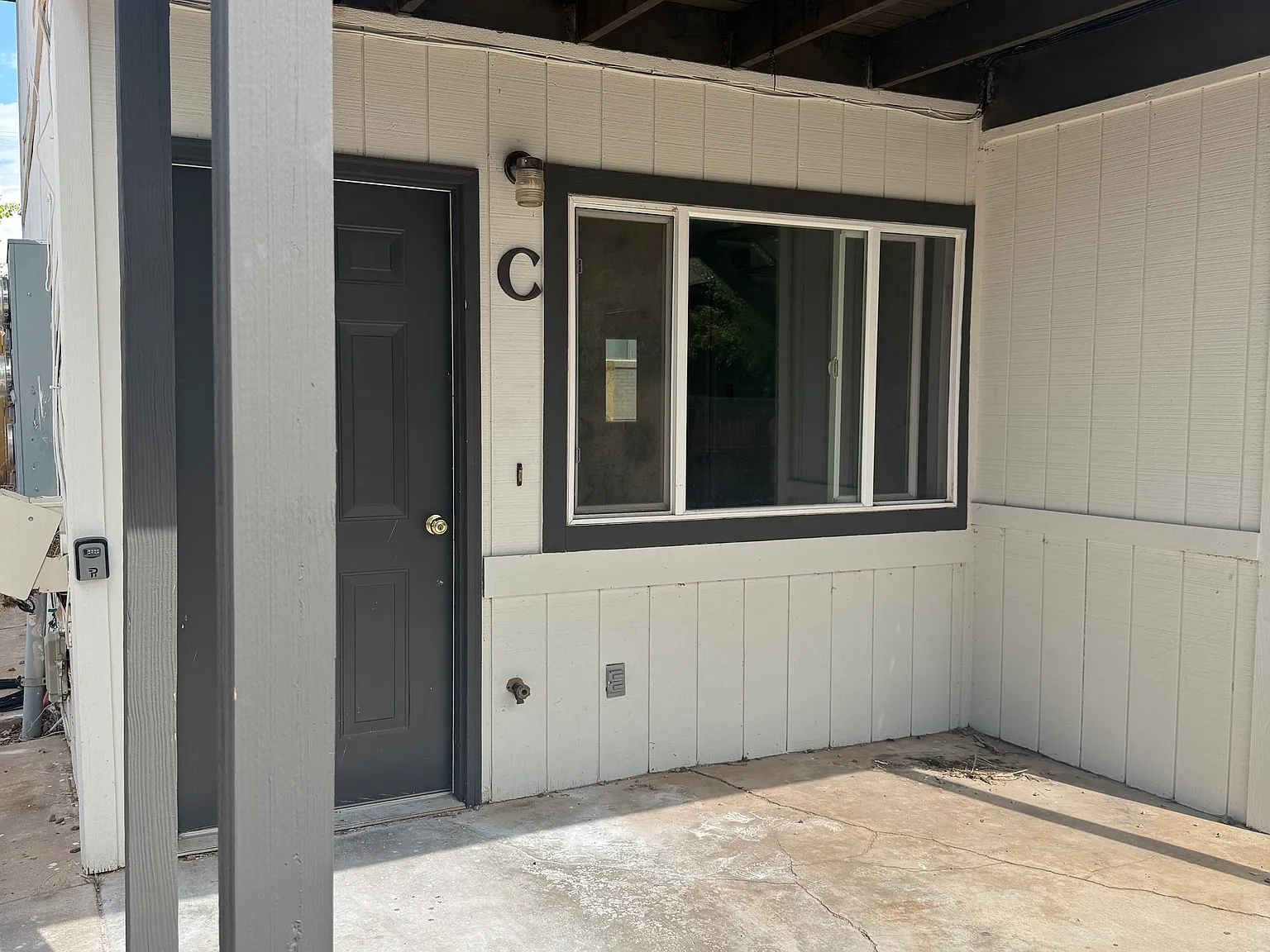 3 bed, 1050 sqft, $1,600 — Photo 3