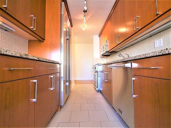 3rd image of 765 Amsterdam Ave #10