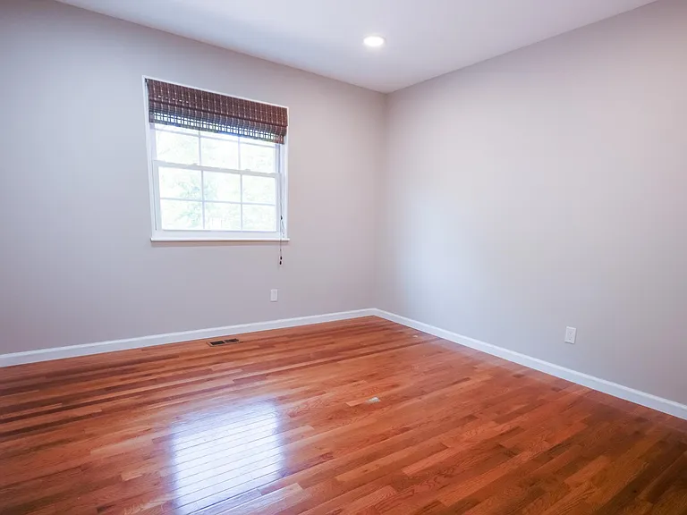 327 Royal Village Dr — Photo 36