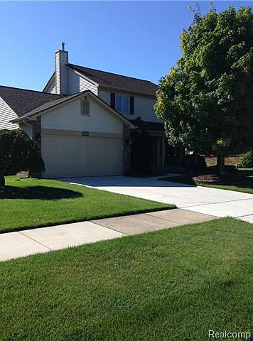 1st image of 2577 Woodmont Dr E