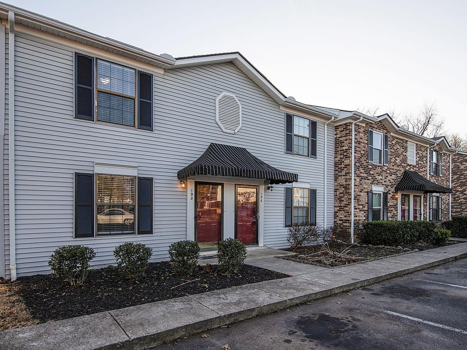 The exterior of this condo is maintained to a very high standard by the HOA.