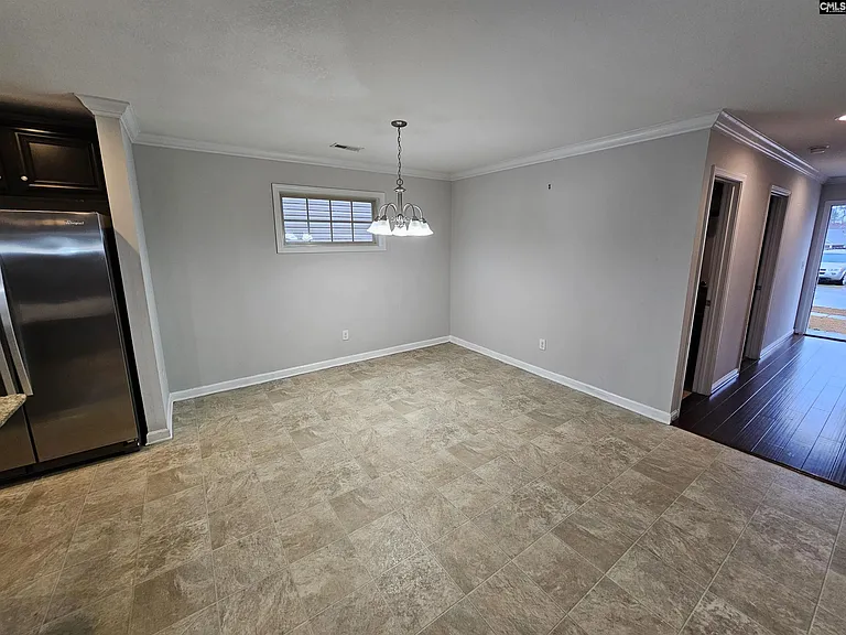 940 Yarrow Ln — Photo 5