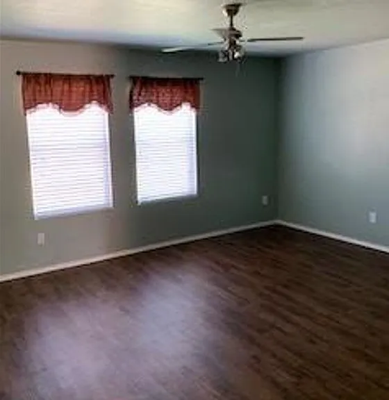 2712 Redwood St — Photo 6
