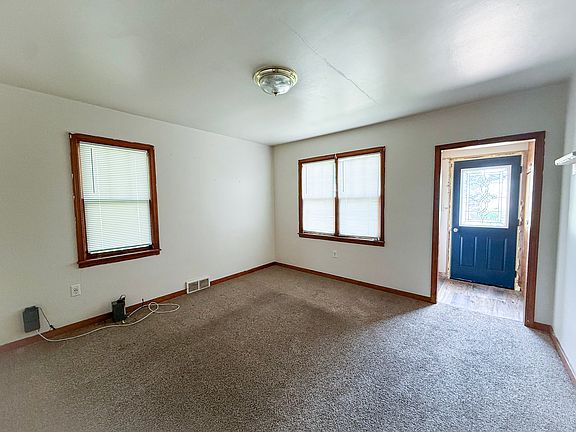 3rd image of 406 W Main St