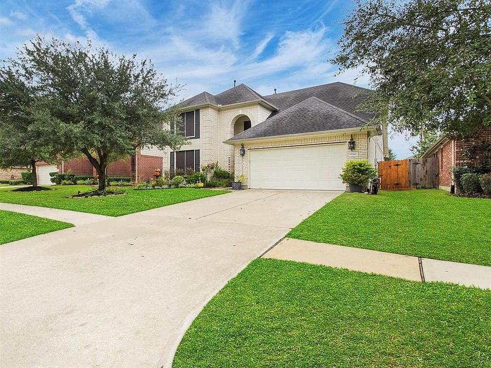 1st image of 15102 Greenhaven Lake Ln