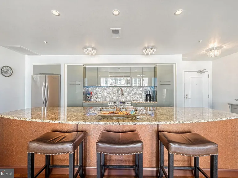 675 President St #1501 — Photo 7