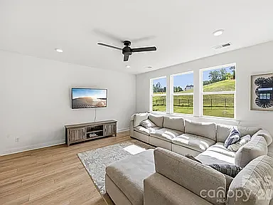 152 Lancashire Ct — Photo 20