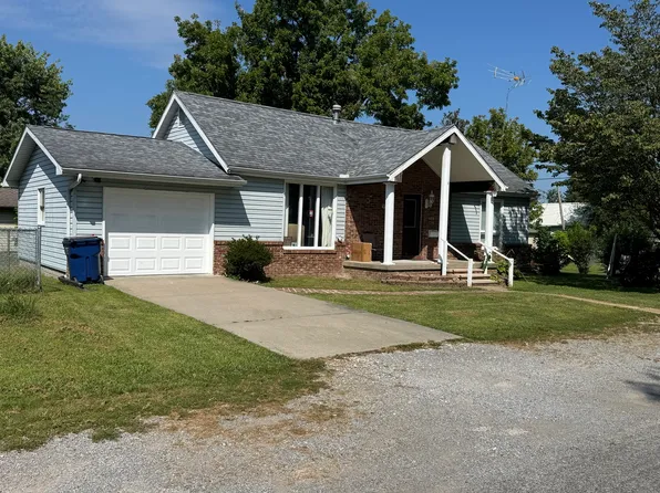 409 S Parkhill St, West Frankfort, IL 62896