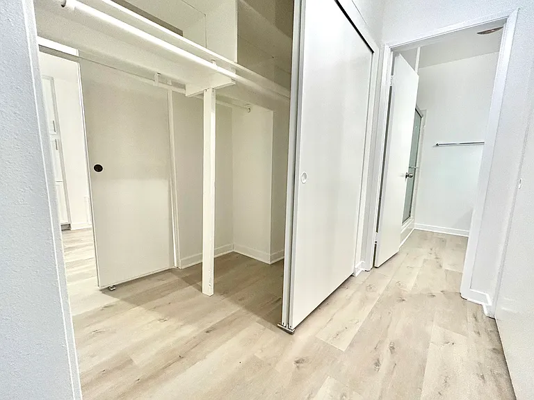 Laufer properties — Photo 16