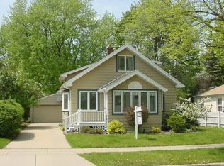 1917 N Morrison St, Appleton, WI 54911