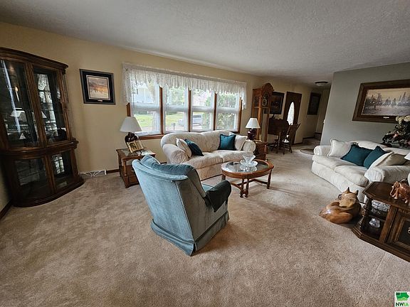 3rd image of 3600 Pawnee Pl