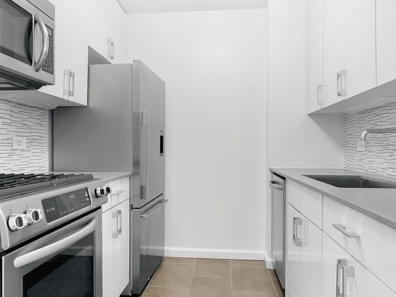 4th image of 1 Union Sq S APT 11O