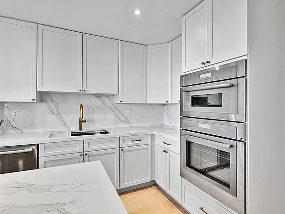 4th image of 13637 Deering Bay Dr #Penthouse 261
