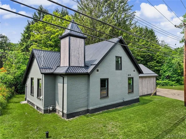 9386 State Rd, Colden, NY 14033