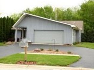 924 S Raddant Rd, Batavia, IL 60510