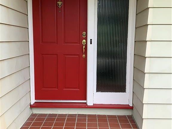 2nd image of 18 Meadowbrook Dr