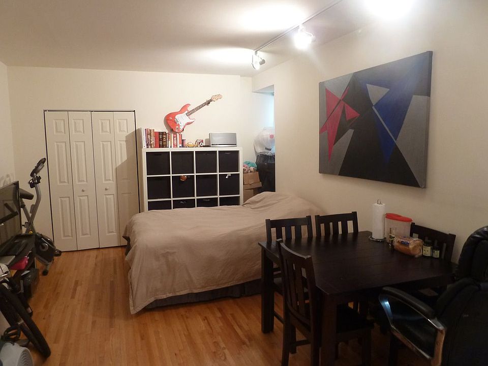 2nd image of 35 W 96th St APT 7G