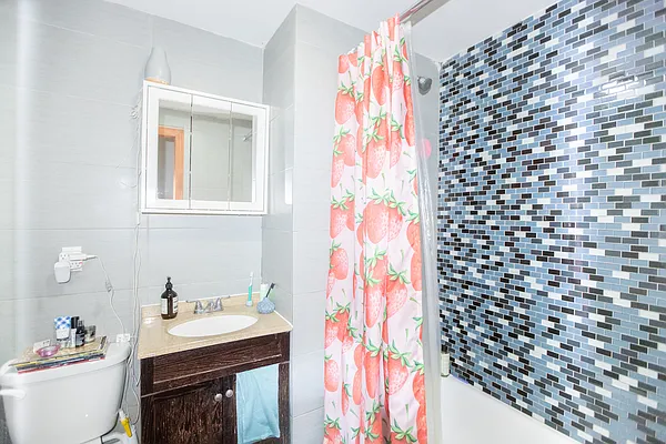 Rented by Keren Capital Group, LLC | media 48