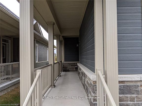 3rd image of 77 Kari Cres