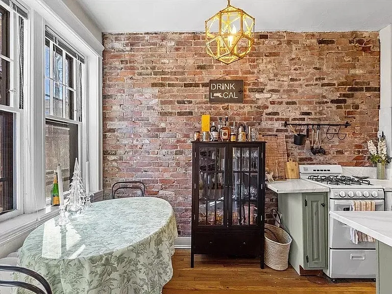 4 Crawford St #2 — Photo 5