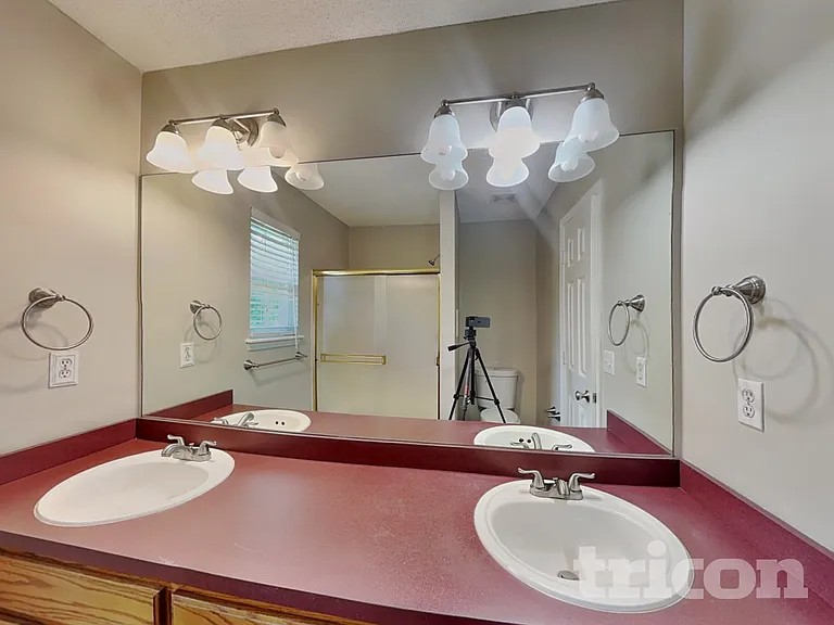 327 Shenandoah Dr — Photo 13