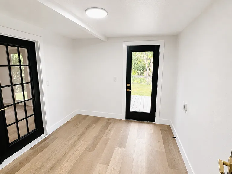 13713 E 30th Pl — Photo 14