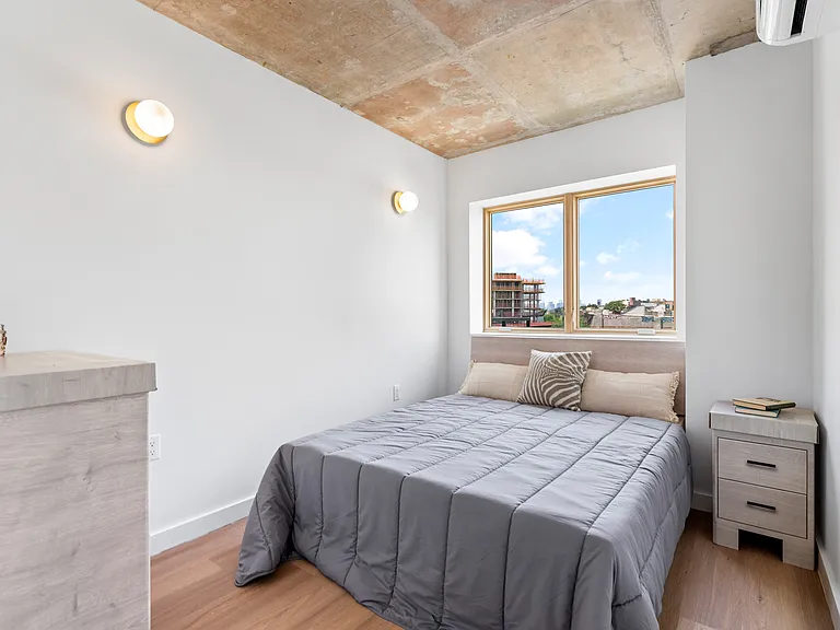 11 Weirfield St #4B — Photo 7