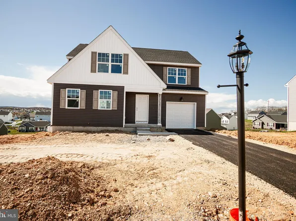 317 Valley View Cir #98, York, PA 17408