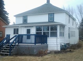 414 School Ave, Carlton, MN 55718