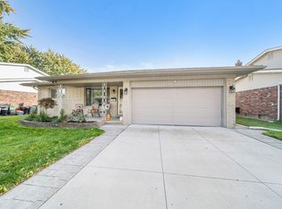 2730 Rhodes Dr, Troy, MI 48083