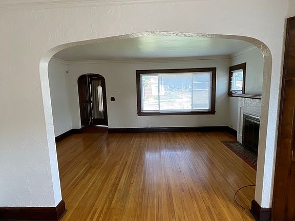 3rd image of 3801 Aldrich Ave N