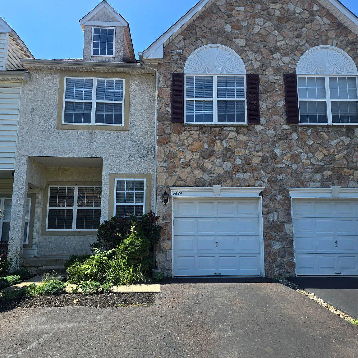 3 bed, 2.5 bath, 2263 sqft, $3,500 — Photo 1