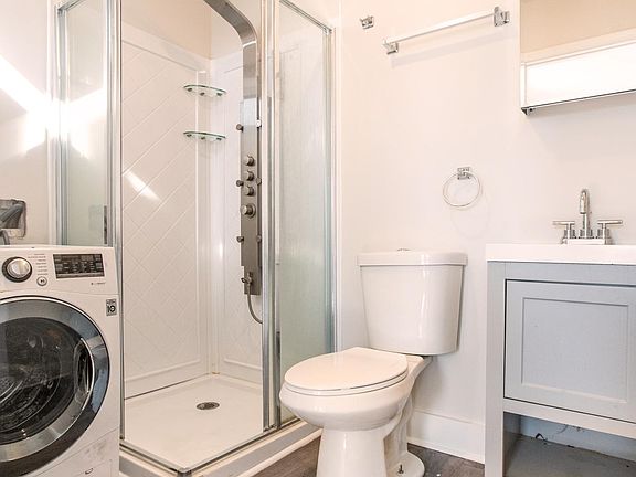 4th image of 750 E Madison St #35