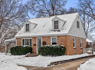 5511 W Notre Dame Ct, Milwaukee, WI 53208