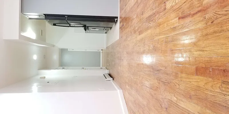 Rented by City Express Realty & Management Corp | media 35